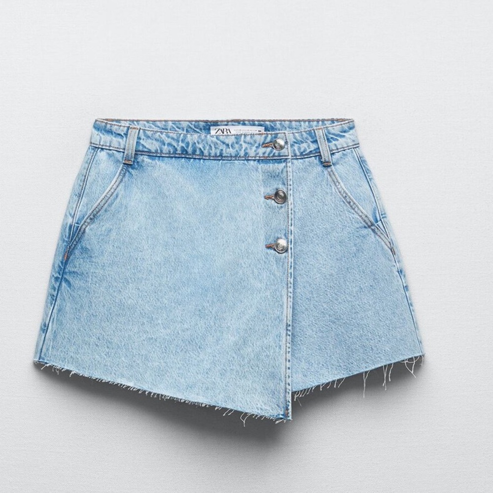 BUTTONED WRAP SKORT - LIGHT BLUE